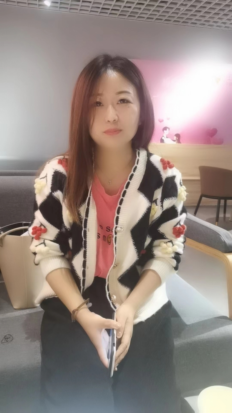 白色的T恤